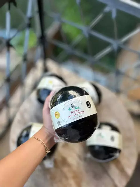 Queijo Minas Artesanal Ovo Negro